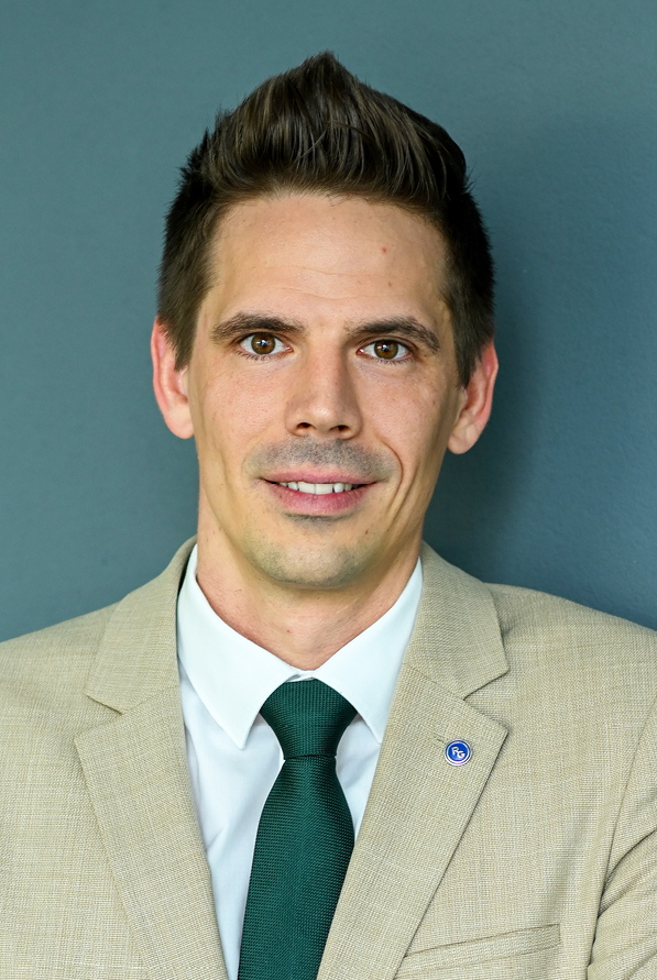 Dr. Kovács Bence