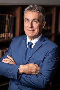 Dr. Bedros Jonathán Róbert